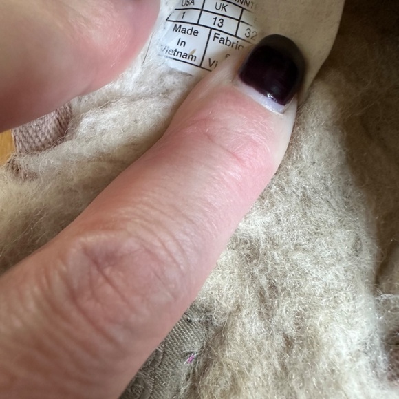 Little Girls Uggs Pink Size 1 Classic Slip On Slipper Suede - Picture 2 of 5